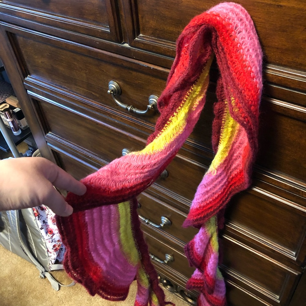Ruffle scarf